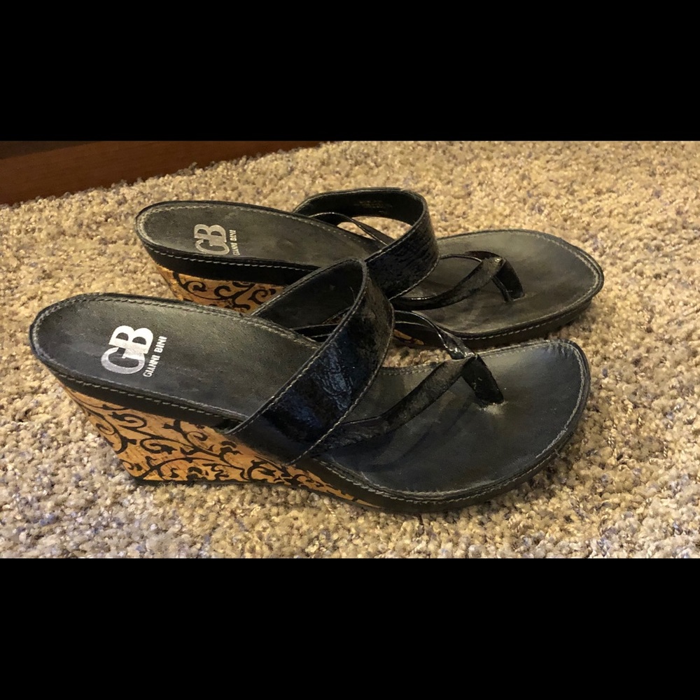 Women’s sandals